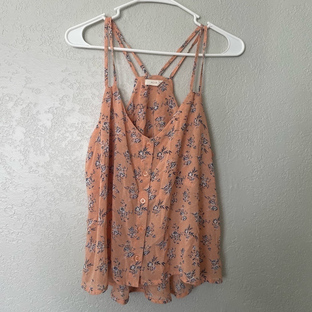 Mine peach colored floral tank